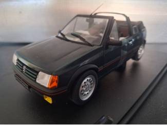 Auto's Peugeot 205 CTi 1986 Schaal 1:18