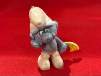 Trieste smurf huilsmurf met zakdoek lichtblauw. Hoogte 4,5 cm Pey