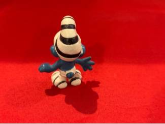 Poppetjes en Figuurtjes Gevangenis smurf boef smurf. Hoogte 4,5 cm. Schleich Peyo 1965