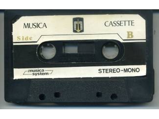 Cassettebandjes Rafika Duri Vol. 4 Hanya Untukmu cassette 12 nrs cassette ZGAN