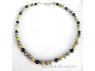 Kettingen Ketting van natuursteen
