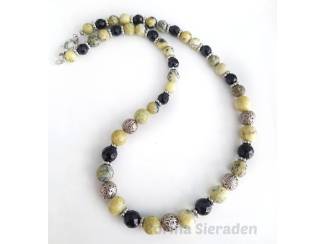 Ketting van natuursteen