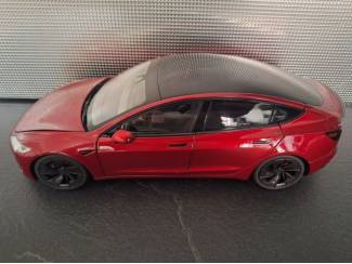Auto's Tesla Model 3 Schaal 1:18