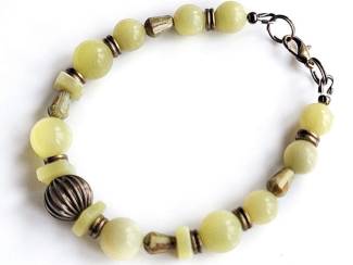 Armband van jade en brons