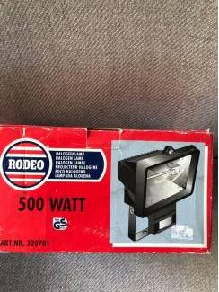 Verlichting Halogeen lamp met sensor 500 Watt en breedstraler 150 Watt