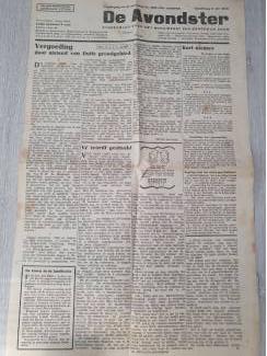 Overige Boeken en Diversen 5 kranten uit 1945