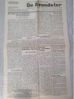 Overige Boeken en Diversen 5 kranten uit 1945