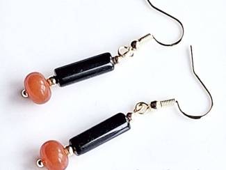 Oorbellen Vergulde oorhangers met jade en obsidiaan