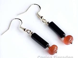 Vergulde oorhangers met jade en obsidiaan