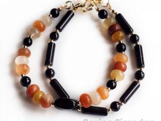 Armbandenset van jade, obsidiaan en vergulde accenten