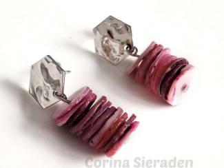 Oorbellen Zilverkleurige oorstekers met schelp AANBIEDING
