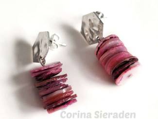 Oorbellen Zilverkleurige oorstekers met schelp AANBIEDING