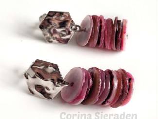 Zilverkleurige oorstekers met schelp AANBIEDING