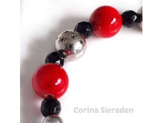 Armbanden Armband van rode koraal en onyx