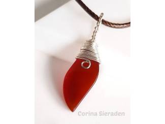 Kettinghangers Wire wrapped hanger met carneool AANBIEDING