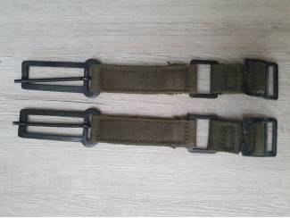 Militaria Militair uitrusting: rugzakken en draagriemen