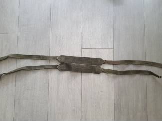 Militaria Militair uitrusting: rugzakken en draagriemen