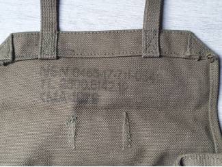Militaria Militair uitrusting: rugzakken en draagriemen