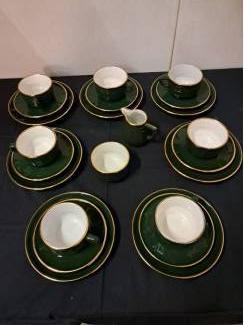 Servies compleet koffie en gebak servies  van  nescafe  frankrijk