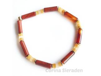 Armband van jaspis, aventurijn en messing