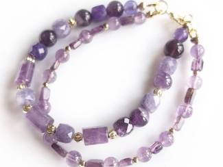 Armbanden Armband van amethist en vergulde accenten