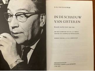 Geschiedenis en Politiek In de schaduw van gisteren - H.M. van Randwijk
