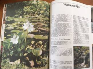 Flora en Fauna De tuin encyclopedie - Cestmir Bohm