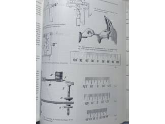 Hobby en Techniek Riefler - Pr&auml;zisionspendeluhren 1890-1965