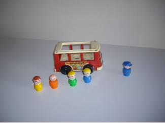Speelgoed F p  schooltje met schoolbus