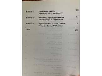 Spiritualiteit en Psychologie Groepspsychologie van soc. be&iuml;nvloeding tot organisatieveranderi