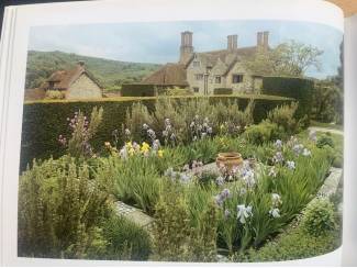Flora en Fauna English Herb Gardens - Cooper, Taylor, Boursnell
