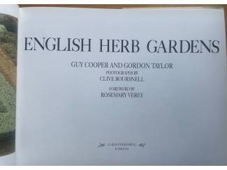 Flora en Fauna English Herb Gardens - Cooper, Taylor, Boursnell