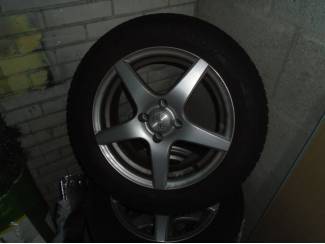Banden en Velgen 4 winterbanden van neen citroen c4 graND PICASSO 2008