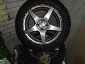 Banden en Velgen 4 winterbanden van neen citroen c4 graND PICASSO 2008