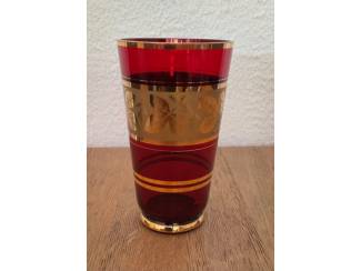 Glas en Kristal Antieke robijnrode Boheemse kristallen vaas -  hoogte 21 cm