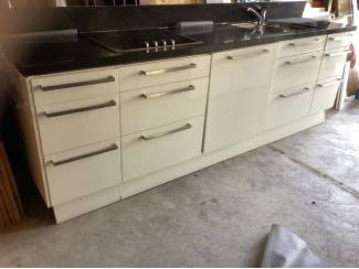 Hoogglans witte keuken( ikea)
