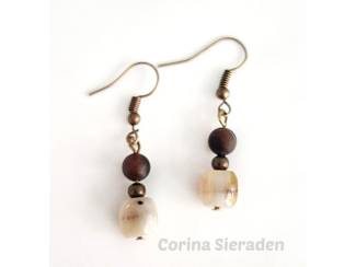 Oorbellen Bronzen oorhangers met jaspis en agaat