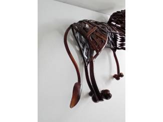 Curiosa Abstracte leeuw sculptuur.