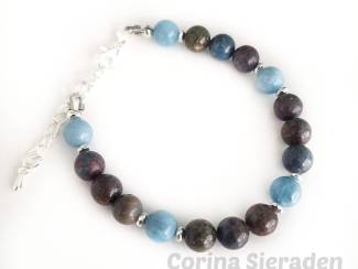 Armbanden Armband van robijn in saffier, chalcedoon en hematiet