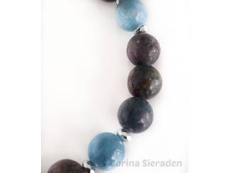 Armbanden Armband van robijn in saffier, chalcedoon en hematiet