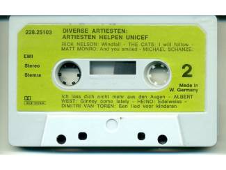 Cassettebandjes Artiesten Helpen Unicef 13 nrs cassette 1974 ZGAN