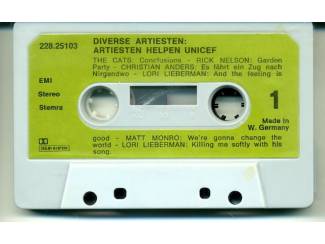 Cassettebandjes Artiesten Helpen Unicef 13 nrs cassette 1974 ZGAN