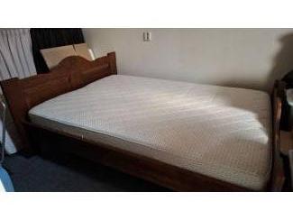 Romantische houten bed