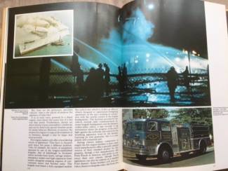 Overige Boeken en Diversen Fire engines and fire-fighting - David Burgess-Wise