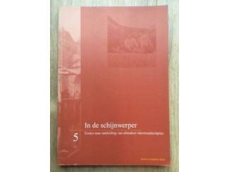 In de schijnwerper (Neyenrode-scripties/essays)