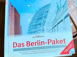 DRIEDIMENSIONAAL BOEK OVER BERLIJN. {ZELDZAAM}