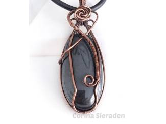 Kettinghangers Wire wrapped hanger met hematiet
