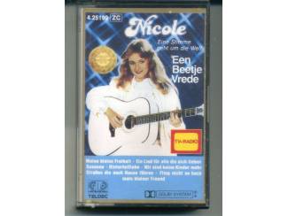 Cassettebandjes Nicole 2 cassettes &euro;3,50 per stuk en 2 voor &euro;6,00 ZGAN