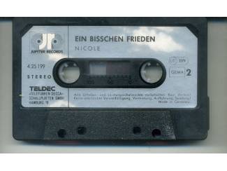 Cassettebandjes Nicole 2 cassettes &euro;3,50 per stuk en 2 voor &euro;6,00 ZGAN