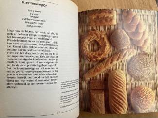 Kookboeken Zelf brood bakken - Wiebe Andringa e.a.